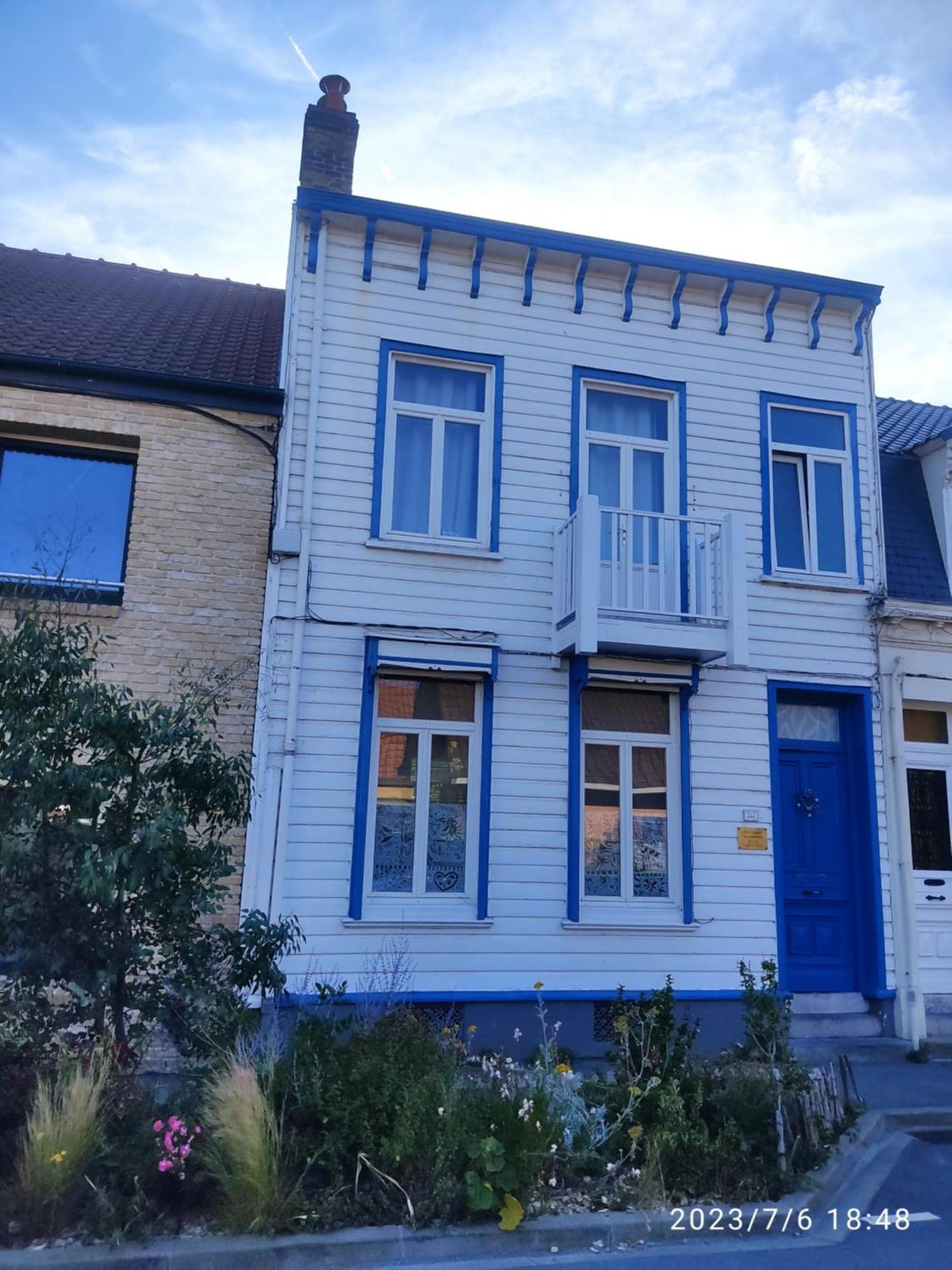 Jolie Maison En Bois Authentique Dunkirk Bagian luar foto